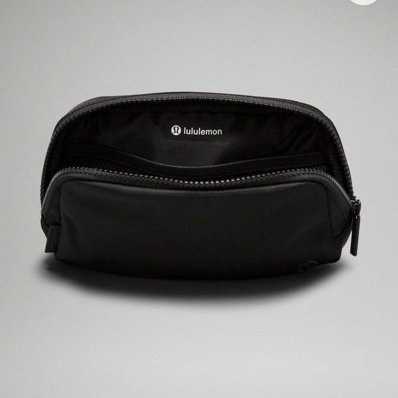 Lululemon belt bag - Picture 3 of 6
